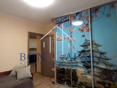 квартира за адресою Івана Кавалерідзе вул., 3