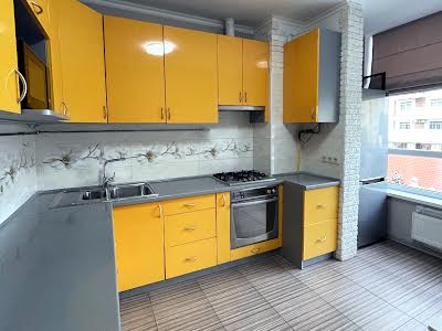 квартира за адресою Практична вул., 2