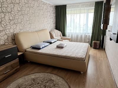 квартира за адресою Академіка Глушкова просп., 26