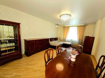 квартира по адресу Андрея Верхогляда ул. (Михайла Драгомирова), 2