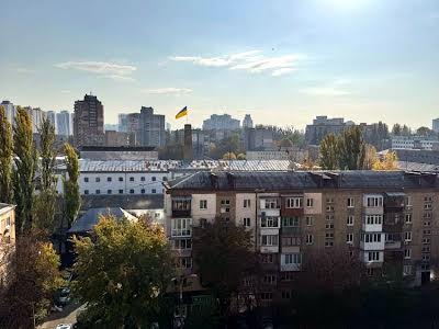 квартира за адресою Дегтярівська вул., 6