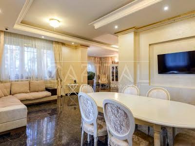 дом по адресу Столичное шоссе, 215