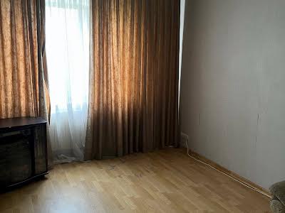 квартира за адресою Анни Ахматової вул., 15