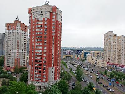 квартира за адресою Анни Ахматової вул., 43