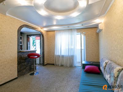 квартира за адресою Нововокзальна вул., 19