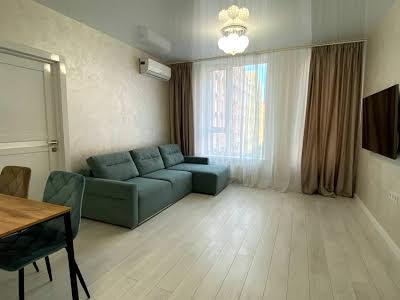 квартира за адресою Регенераторна вул., 4