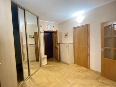 квартира за адресою Миколи Ушакова вул., 34-А