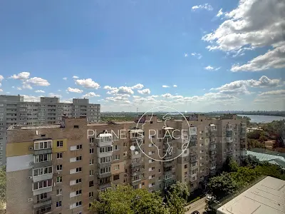 квартира за адресою Набережна вул., 8д
