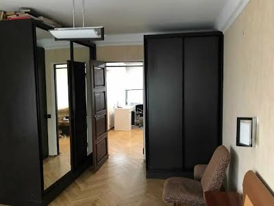 квартира по адресу Строителей ул., 19