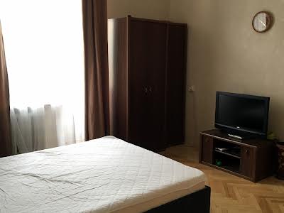 квартира за адресою Басейна вул., 3