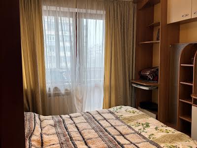 квартира за адресою Академіка Булаховського вул., 24
