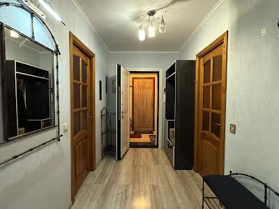 квартира за адресою Верховної Ради бульв., 19