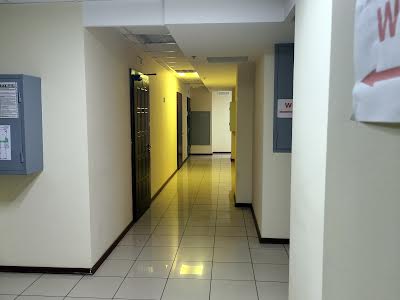 комерційна за адресою Антоновича вул. (Горького), 172