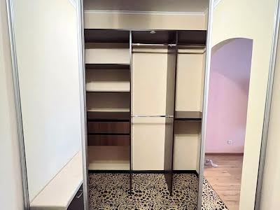 квартира по адресу Драгоманова ул., 1-А