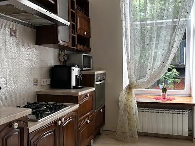 квартира по адресу Шота Руставели ул., 33-Б