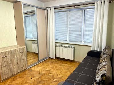 квартира за адресою Сергія Набоки пл., 2