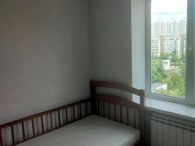 квартира за адресою Ревуцького вул., 27