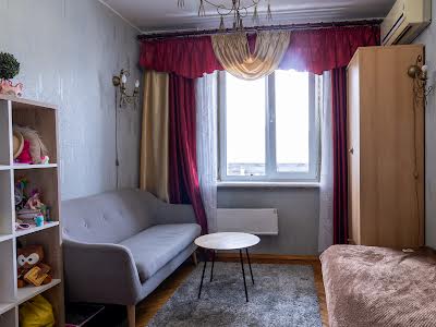 квартира за адресою Ревуцького вул., 30/1