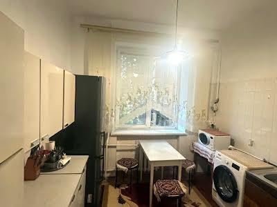 квартира за адресою Івана Світличного вул. (Петровського), 6