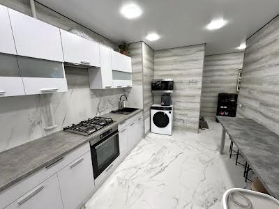 квартира по адресу Героев просп., 23