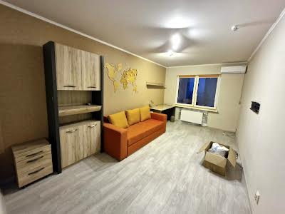 квартира за адресою Софії Русової вул., 3