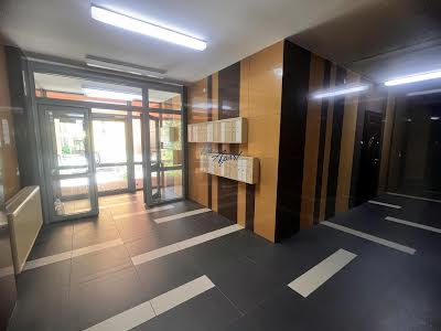 квартира за адресою Регенераторна вул., 4
