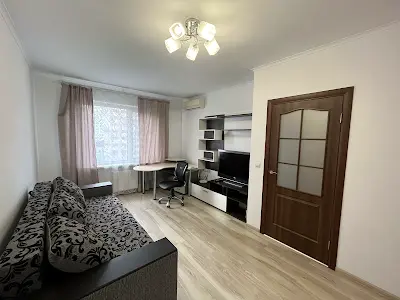 квартира за адресою Бориса Гмирі вул., 12-Б