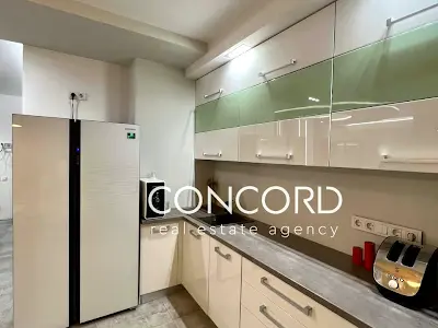 квартира за адресою Київ, Феодосійська вул., 1