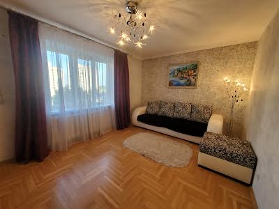 квартира по адресу Ларисы Руденко ул., 10-Г