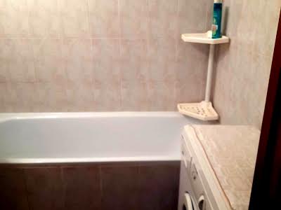 квартира за адресою Анни Ахматової вул., 15