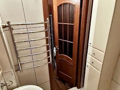 квартира за адресою Автозаводська вул., 61