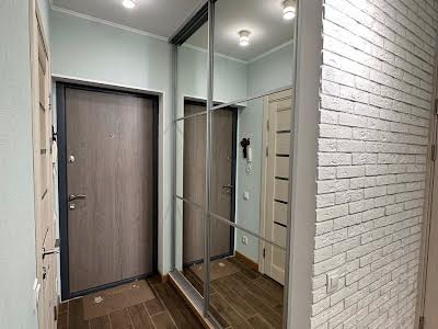 квартира по адресу Салютная ул., 2