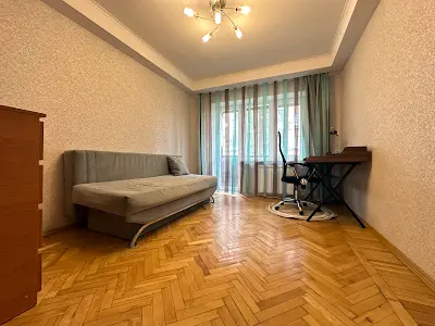квартира по адресу Кирилло-Мефодиевская ул., 15