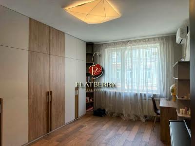 квартира за адресою Межигірська вул., 28