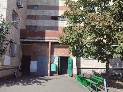 комерційна за адресою Миколи Закревського вул., 59/1