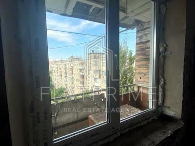 квартира за адресою Героїв полку 