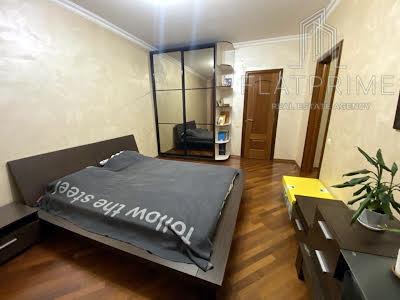 квартира по адресу Драгоманова ул., 31-Б