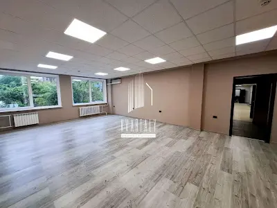 комерційна за адресою Лесі Українки бульв., 34