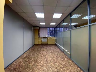 комерційна за адресою Біличанська вул., 44а