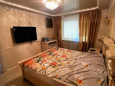 квартира по адресу Ивана Пулюя ул., 1