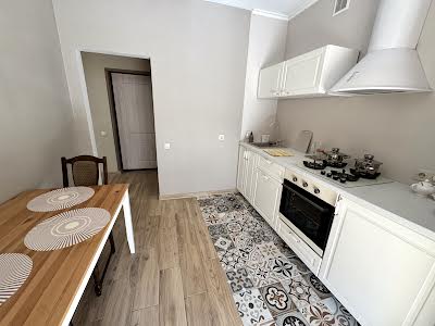 квартира за адресою Соборна вул., 103