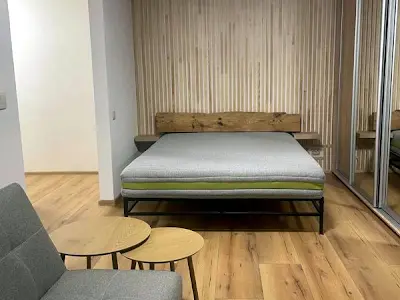 квартира за адресою Метробудівська вул., 5