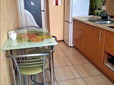 квартира за адресою Наталії Ужвій вул., 12