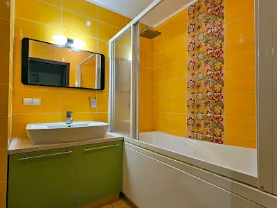 квартира за адресою Дніпровська набережна вул., 25
