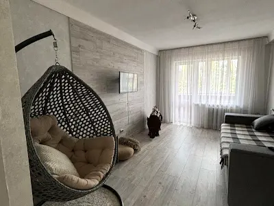 квартира за адресою Сірожупанників вул. (Валентина Сєрова), 28