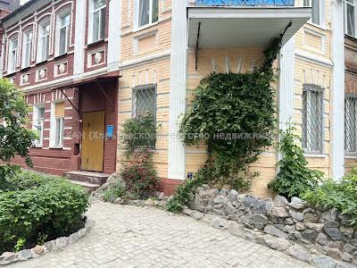 комерційна за адресою Потебні вул., 2