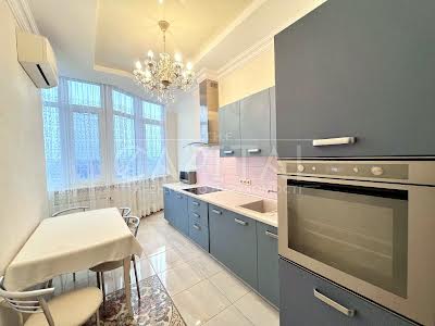 квартира по адресу вул. Жилянська, 118