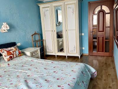 квартира по адресу Героев Днепра ул., 38-Б