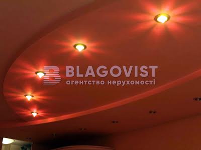квартира за адресою Анни Ахматової вул., 13
