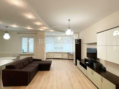 квартира за адресою Дегтярівська вул., 25а к1